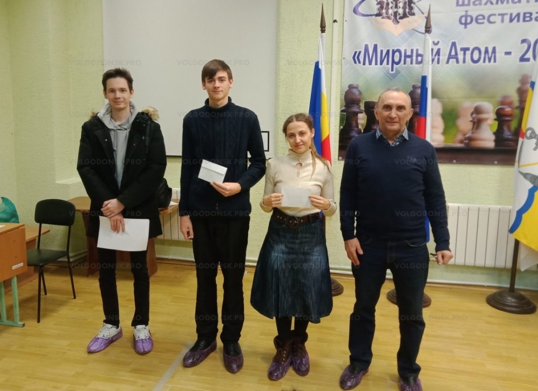Блиц-турнир в честь 60-летия Виктора Шаповалова прошел в Волгодонске