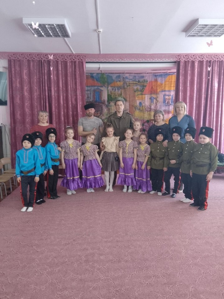Юным волгодонцам из детского сада «Журавлик» рассказали о подвигах атамана Платова