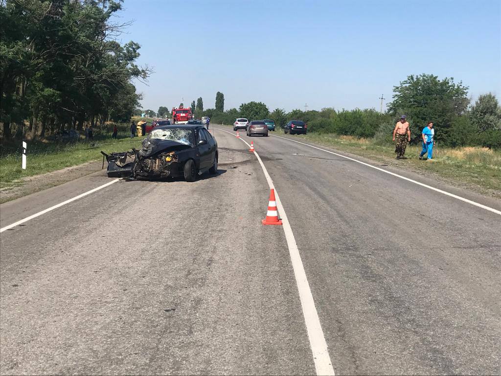 На трассе под Волгодонском столкнулись две легковушки, один человек погиб -  Волгодонск.Про