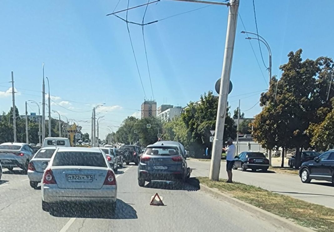 Большая пробка из-за мелкого ДТП - Волгодонск.Про