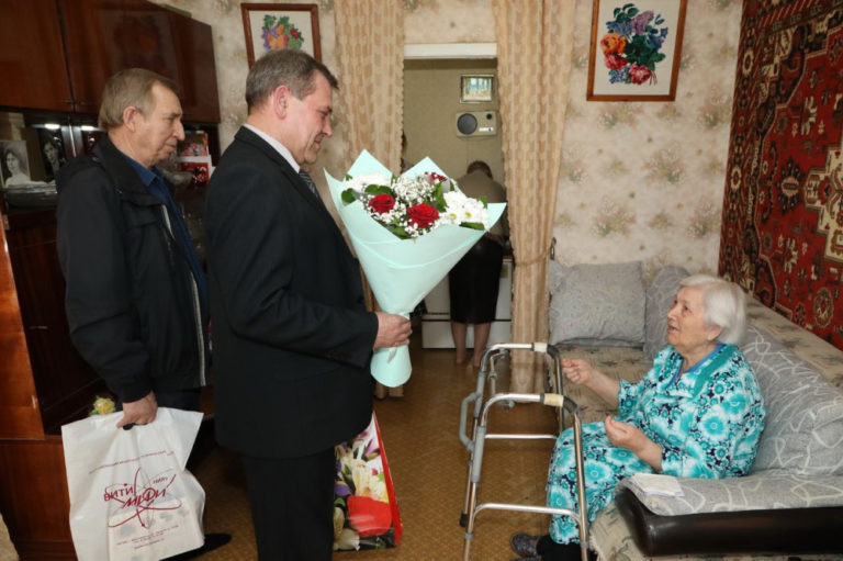 Долгожительницу Волгодонска Марию Глуховскую поздравили с 95-летием